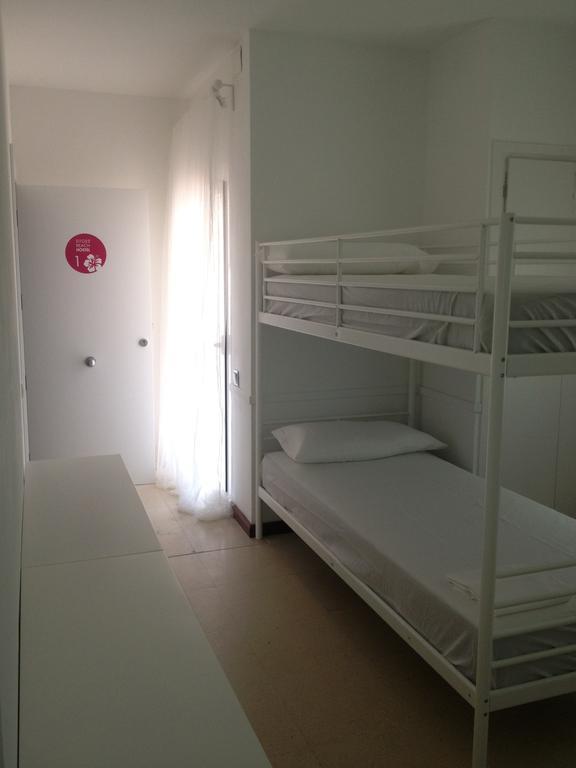 Sitges Beach Hostel Zimmer foto